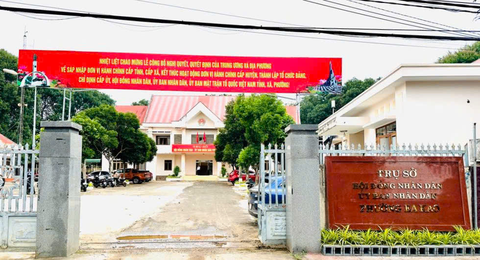 CONG TRU SO HĐHD UBND PHUONG EA KAO
